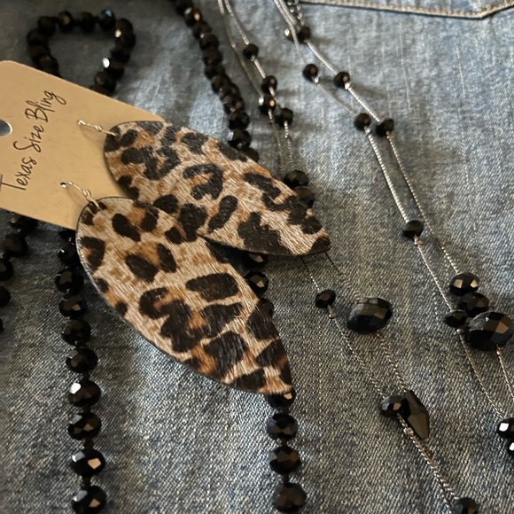 Leopard Print Earring and Necklace Bundle - Picture 5 of 8
